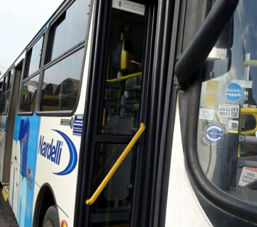 Motoristas de ônibus em Salto entram em greve