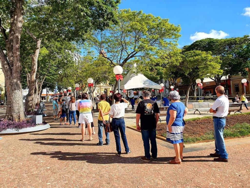 Vacinação contra Covid-19 acontece das 7h às 22h