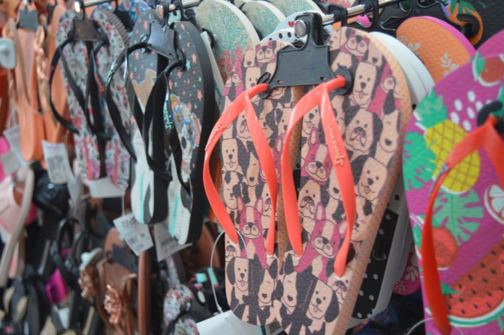 Presente não serviu? A loja é obrigada a trocar? Veja os direitos do consumidor