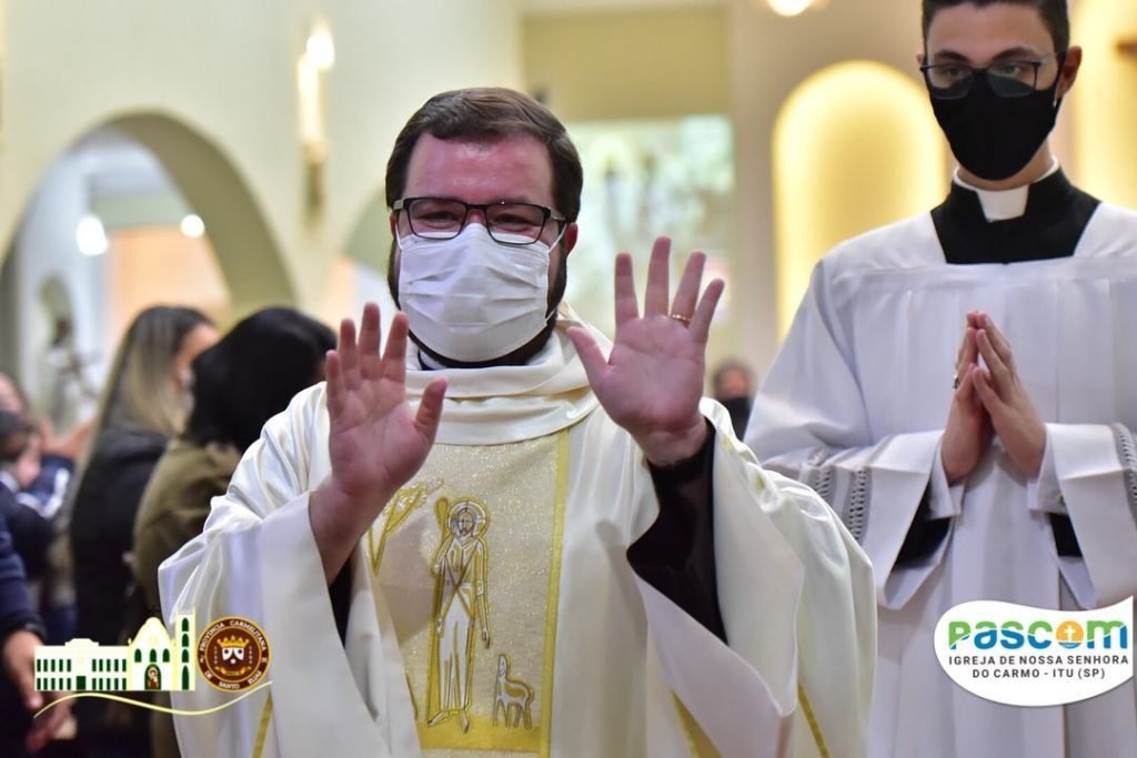 Árvore de Natal de Água Benta simboliza a vida na Comunidade do Carmo, em Itu