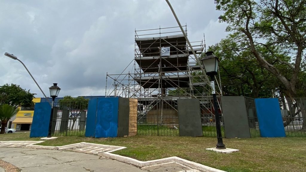 Prefeitura de Itu notifica artista a pagar R$ 9 mil e passa tinta azul em grafite