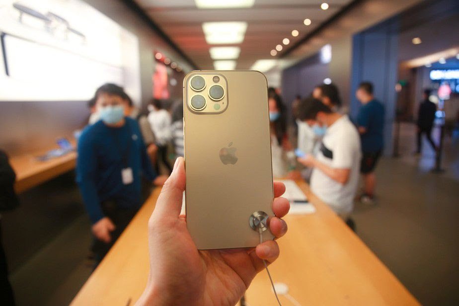 Brasileiros precisam trabalhar mais de 1 ano para comprar o novo iPhone