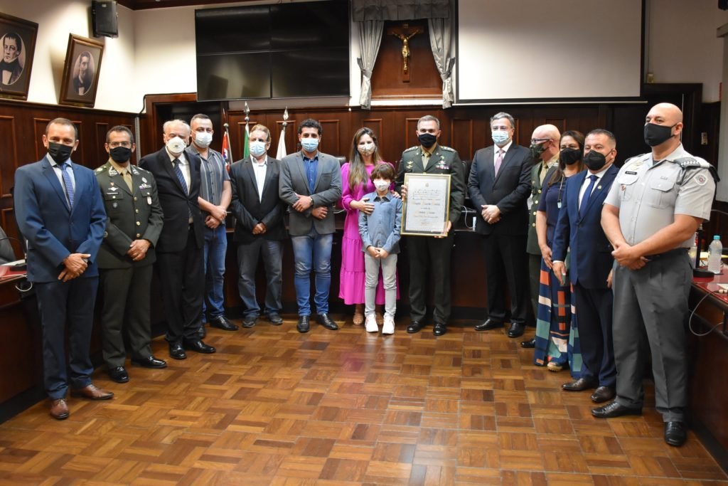 Tenente-Coronel Pontes recebe Título de Cidadania Ituana