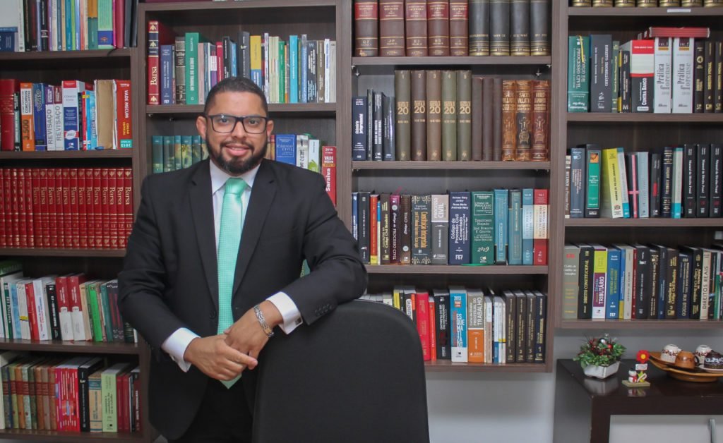 Advogado Ituano representa Abradep em missão brasileira nas eleições chilenas