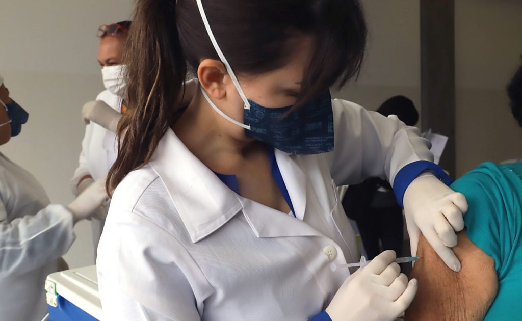 Confira quem poderá se vacinar  contra Covid de 4 a 8 de outubro