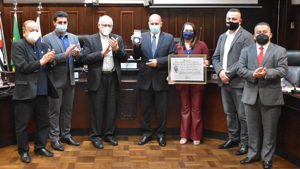Câmara realiza entrega do Diploma e Medalha Padre Bento Dias Pacheco