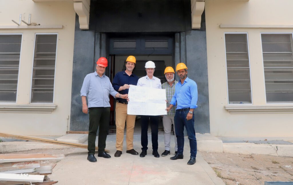 Autoridades vistoriam obras do Amaral Carvalho na Santa Casa