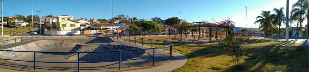 Praça recebe neste domingo o Projeto Yoga Livre