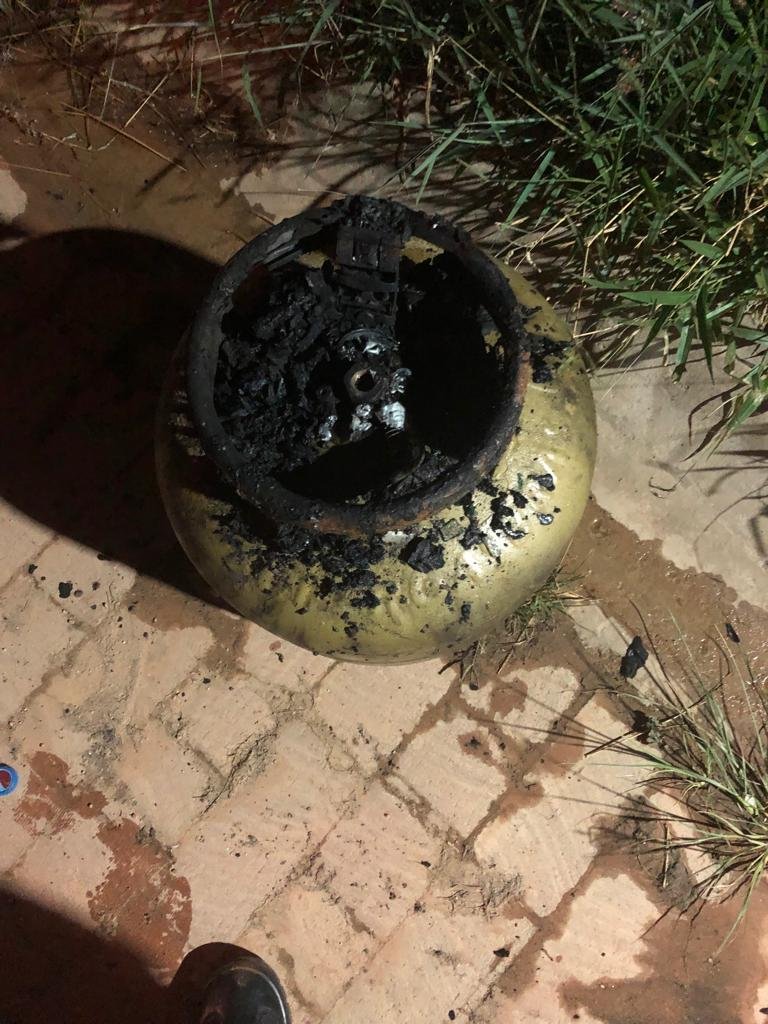 Homem tentar explodir casa com botijão de gás