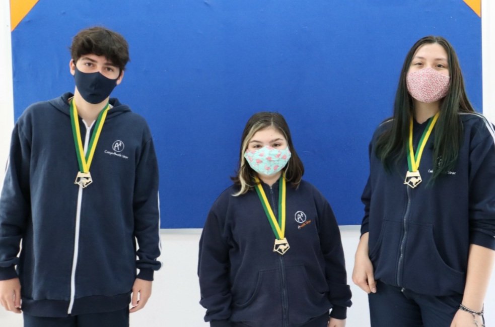 Alunos do  Almeida Júnior são premiados em olimpíadas