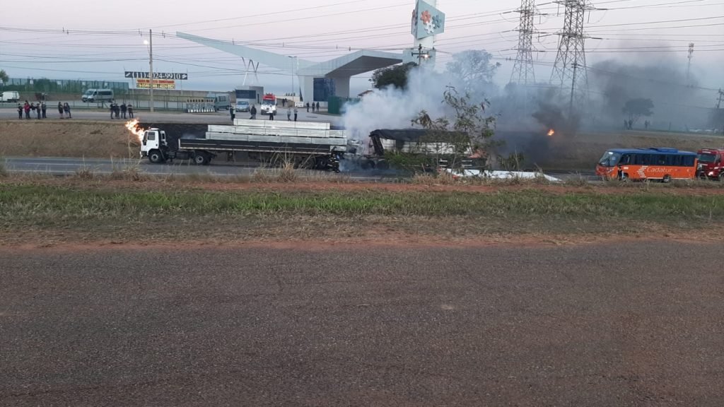 Acidente grave na SP-75 sentido Sorocaba
