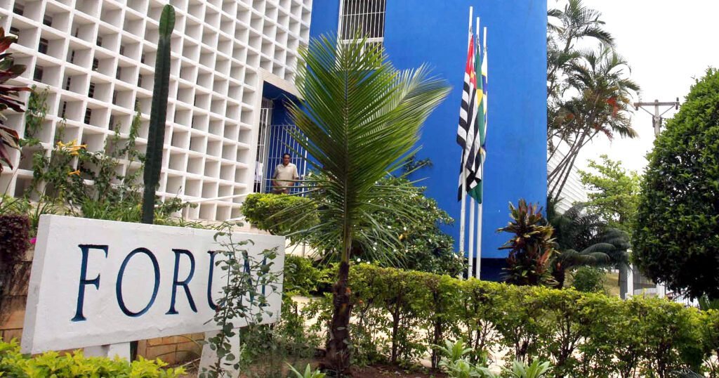 Tribunal do Júri condena réu a 15 anos de prisão; três pessoas são presas por falso testemunho