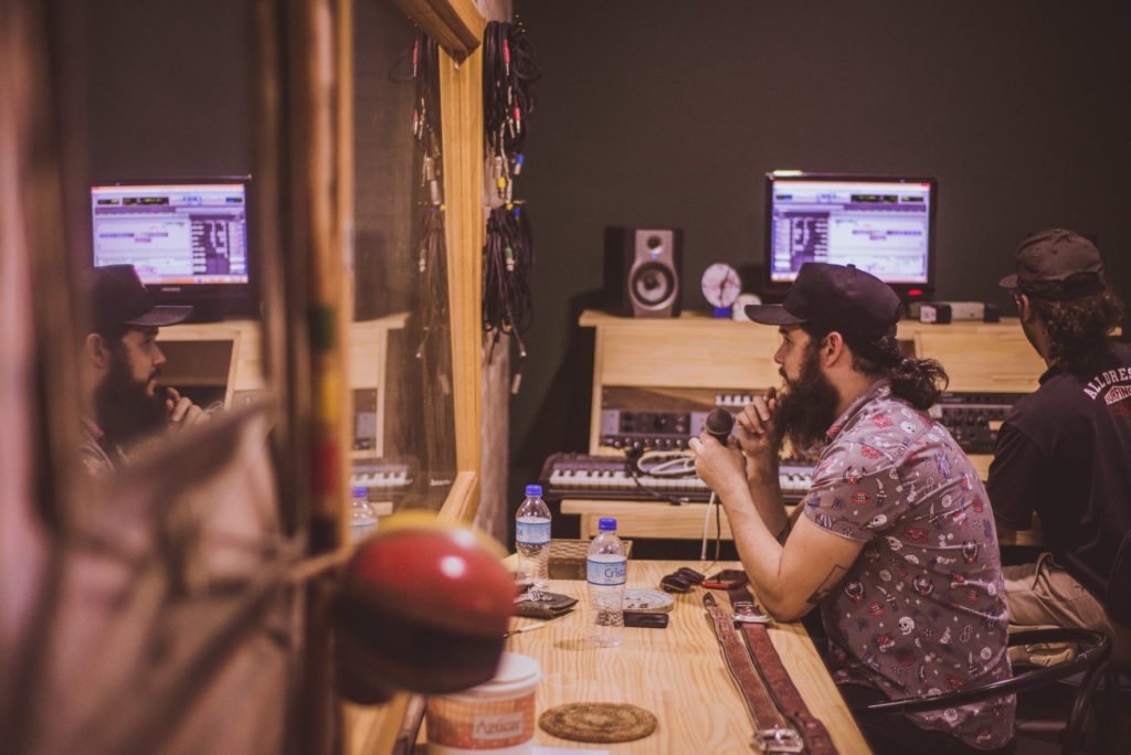 “Folk do Pântano” chega em todas as plataformas digitais