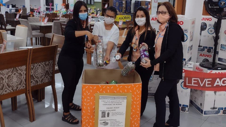 <strong>Lojas Cem faz campanha solidária de reciclagem</strong>