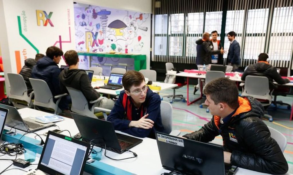 Mais de 200 vagas de emprego em startups e empresas de tecnologia no Brasil