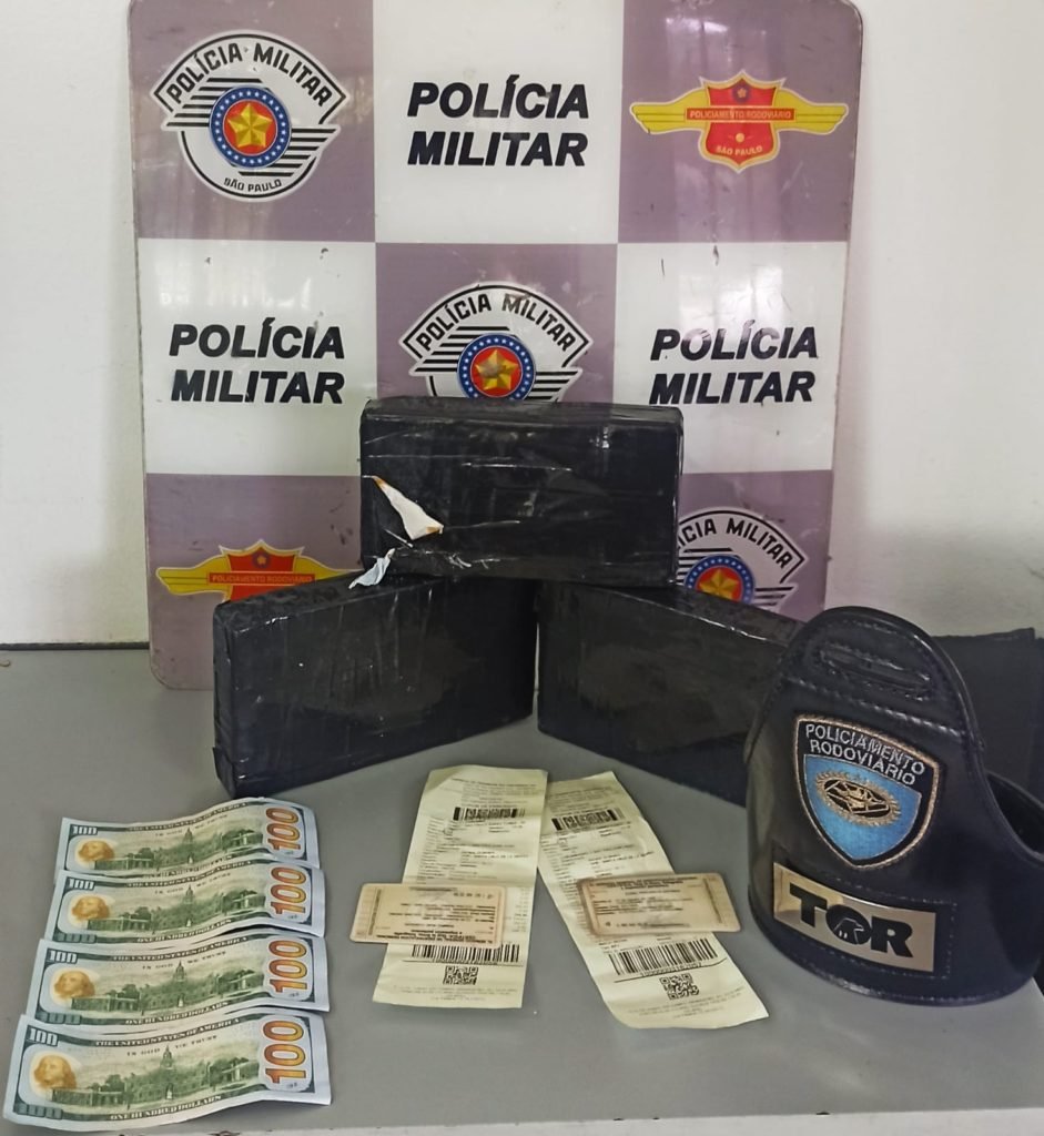 Polícia Rodoviária encontra drogas escondida em banco de ônibus