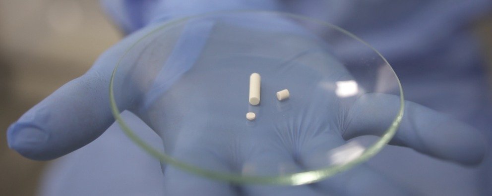 Implante hormonal trata TPM, menopausa e endometriose