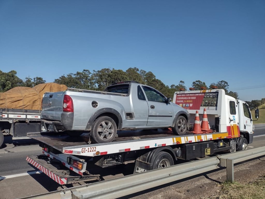 Polícia Militar recupera carro furtado