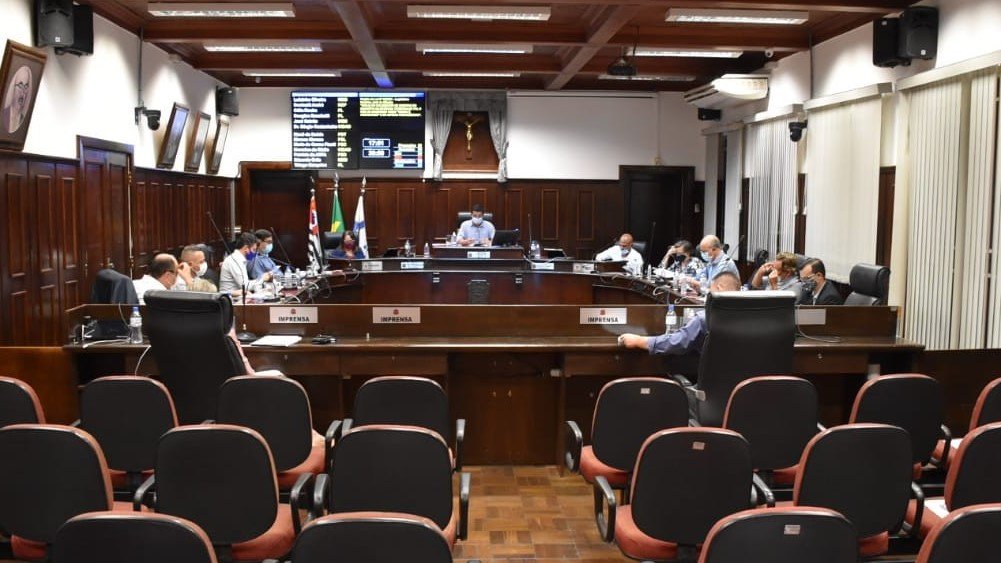 Vereadores votam lei de  transporte público e sugerem CEI da Santa Casa