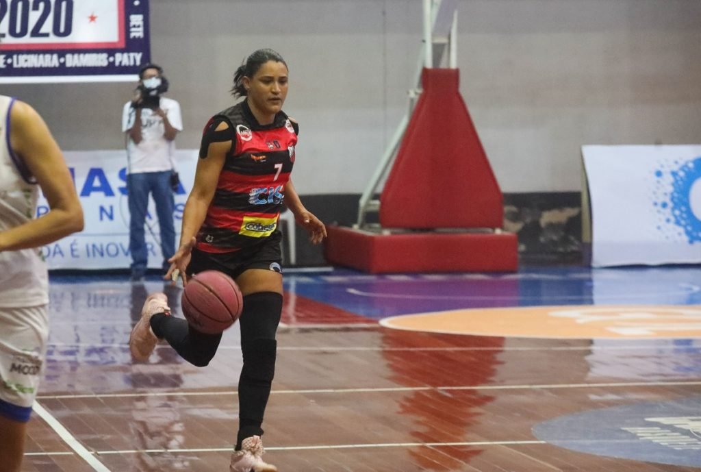 Com bola de três nos segundos finais, Ituano vira e vence o Vera Cruz Campinas