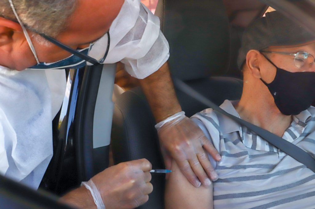 Vacinação para maiores de 67 anos será nesta segunda