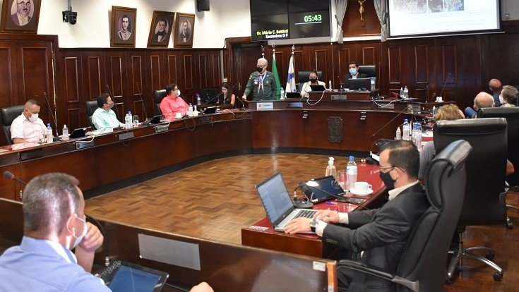 Falta de água e aumento da tarifa de ônibus são debatidos na Câmara de Vereadores