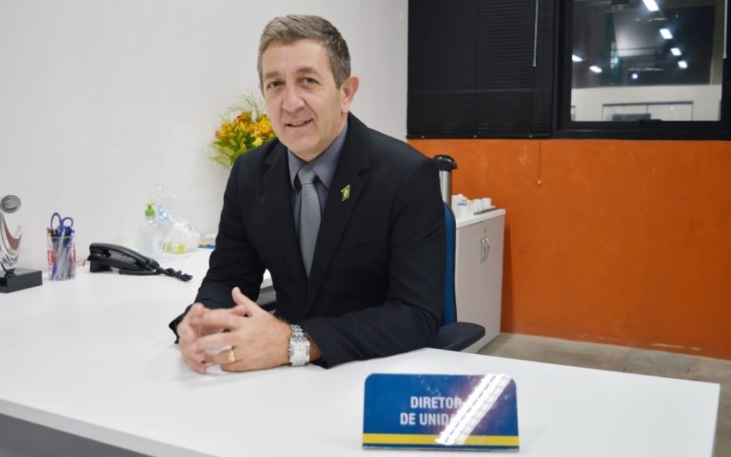 Secretário nega que cargo de diretor seja incompatível com função de servidor