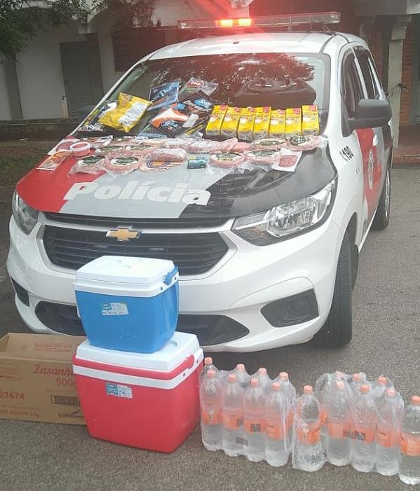 Casal é preso por furtar supermercado