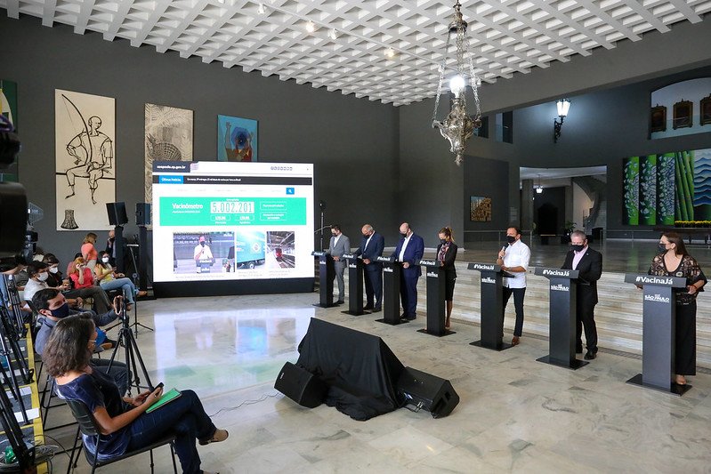 SP fará vacinação de profissionais da Educação e forças de Segurança Pública