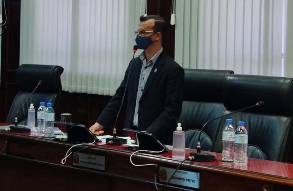 Vereadores de oposição apresentam projeto de auxílio aos servidores