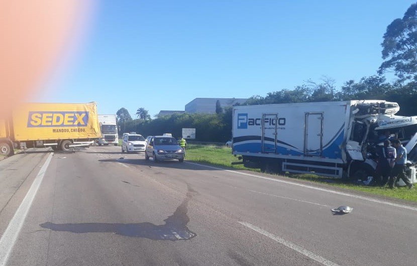 Acidente grave deixa SP-75 com trânsito intenso