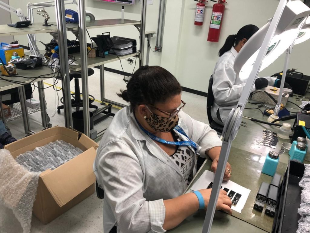 Falta de matéria-prima na indústria eletrônica gera escassez e alta nos preços