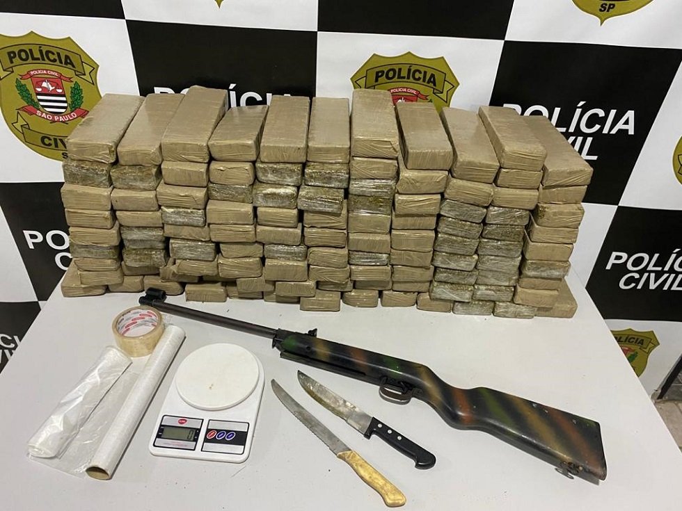 Autônomo é preso com 104 tijolos de maconha em Itu