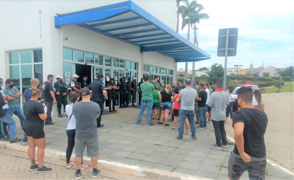 Prefeito recebe comerciantes e diz que não há o que fazer