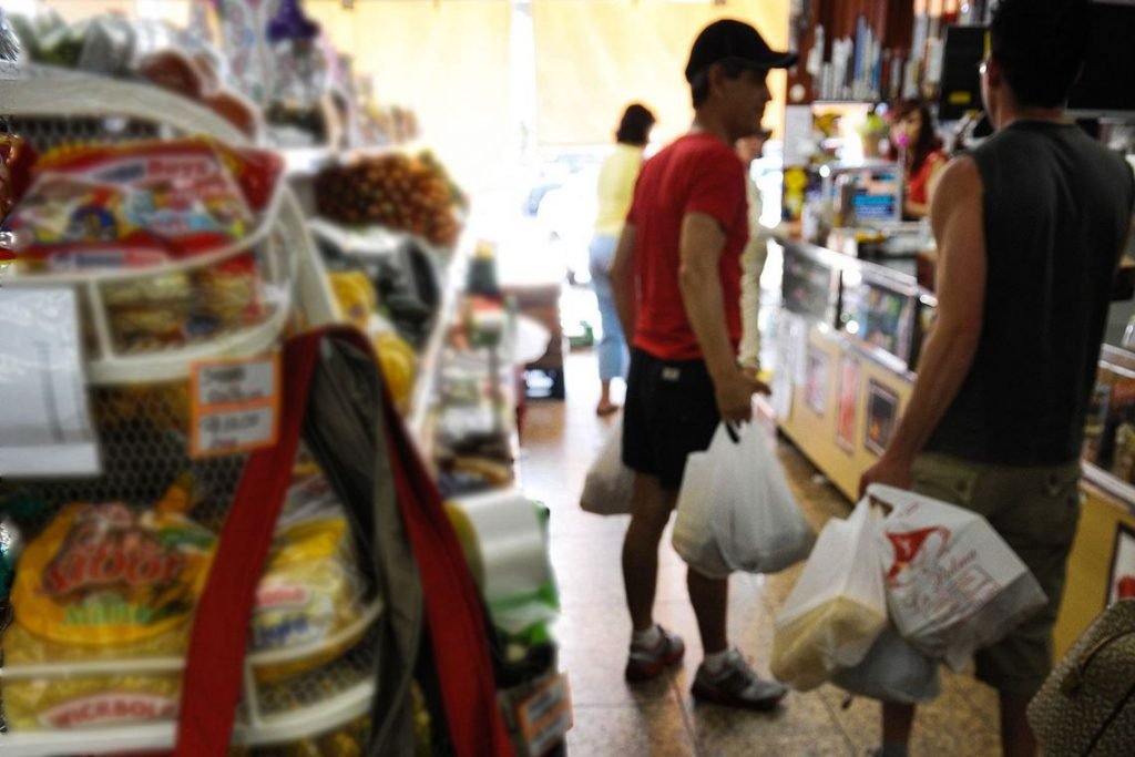 Saúde lista dicas de prevenção do coronavírus durante as festas de final de ano