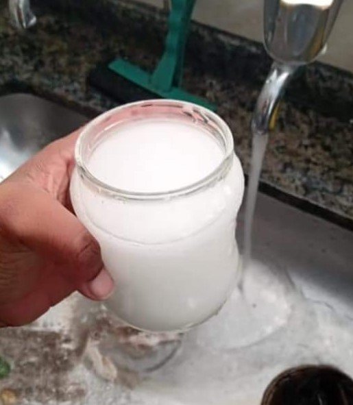 Moradores reclamam de água com gosto e cheiro de “podre” e “queimado”