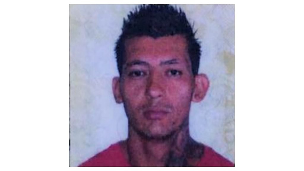 Homem é morto em plena luz do dia, em frente de casa