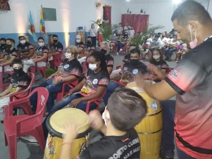 Escola de Curimba realiza formatura de atabaqueiros