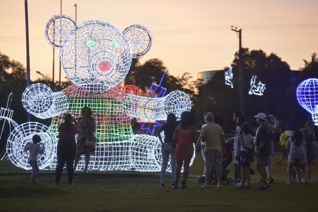 Indaiatuba começa a receber decoração natalina