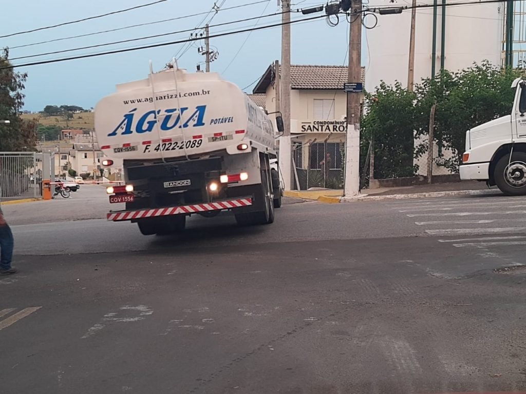 Leitores de diversos bairros reclamam de falta de água