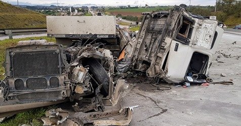 Acidente grave deixa SP-75 congestionada