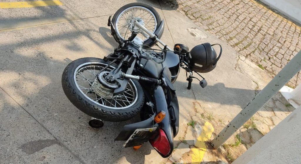 Ladrão apanha após tentar assalto com arma de brinquedo