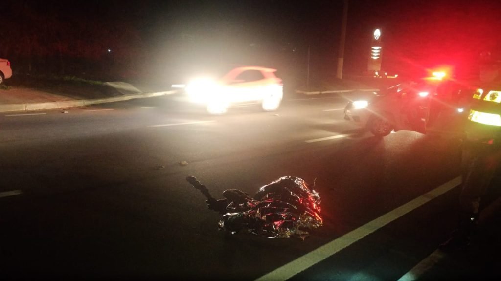 Jovem morre após ser atropelado na Avenida Tiradentes