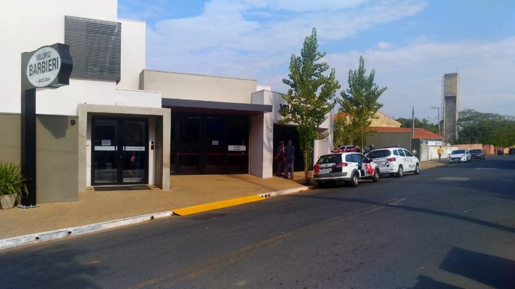 Troca de corpos vira caso de polícia em velório de Itu