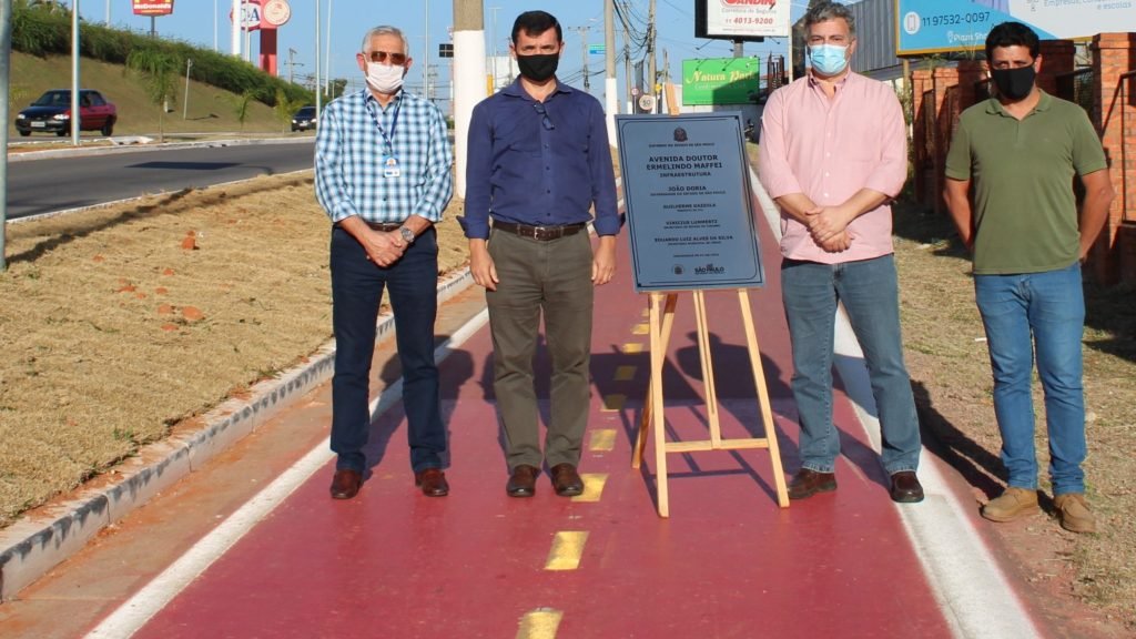 Prefeito inaugura ciclovia de 3 milhões