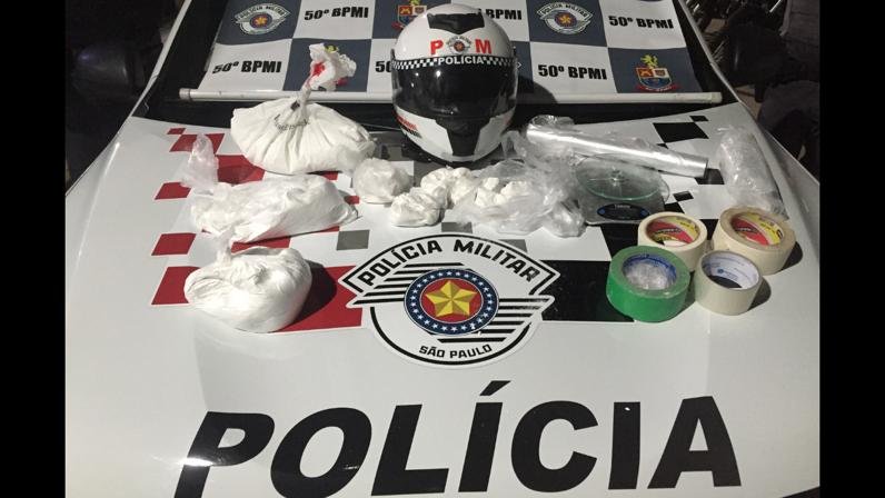 Adolescente é apreendida com 2,6 kg de cocaína