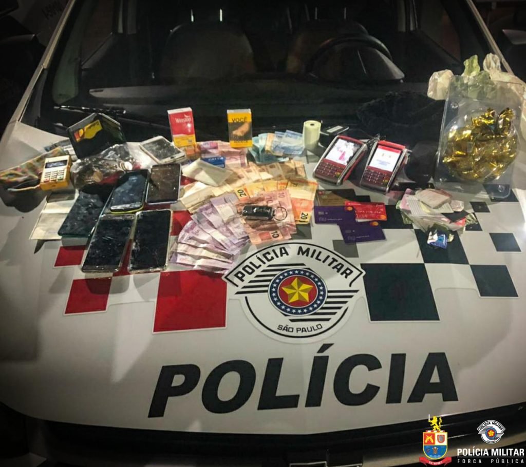 PM prende cinco por roubo a posto de combustível