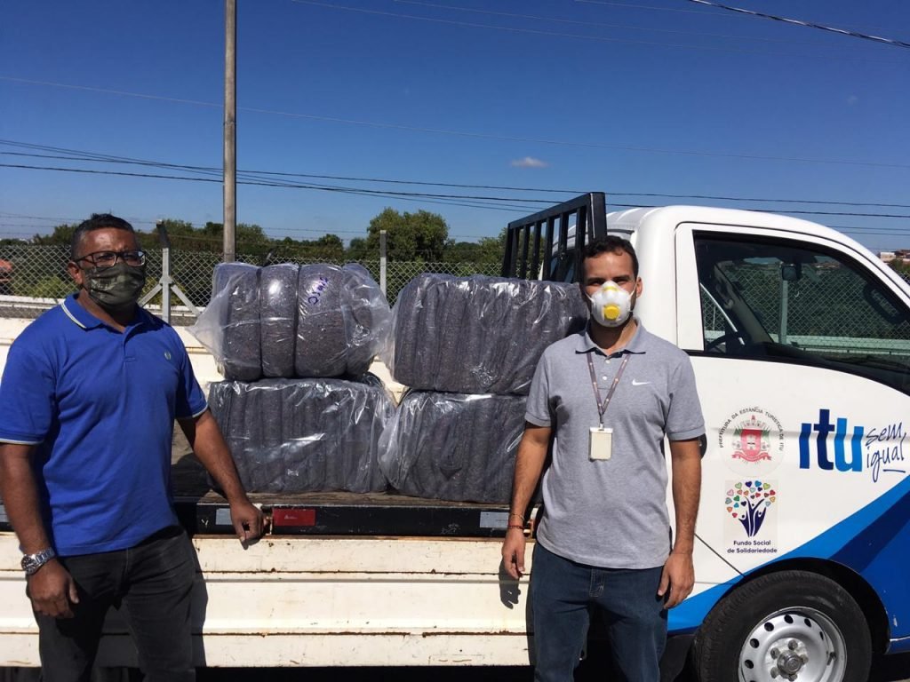 AB Colinas doa cobertores para entidades