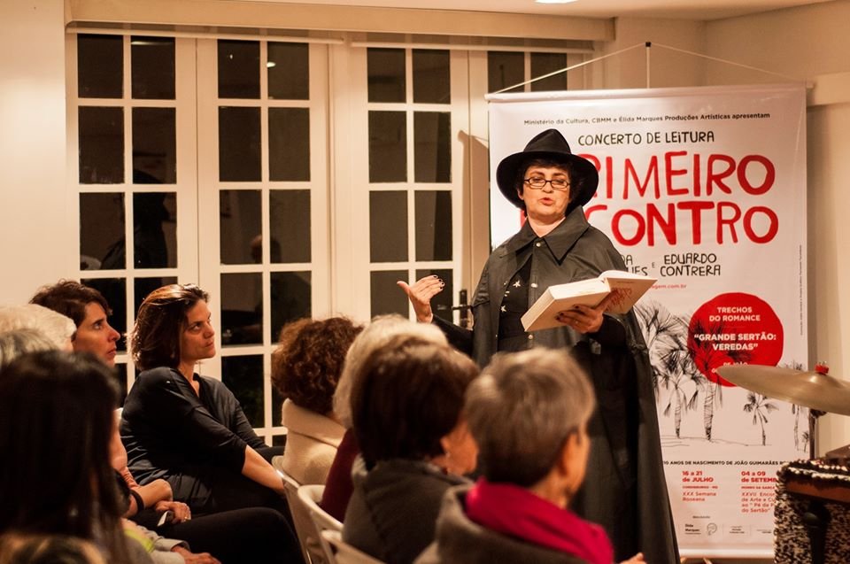 Atriz faz leitura pública on line nesta sexta-feira