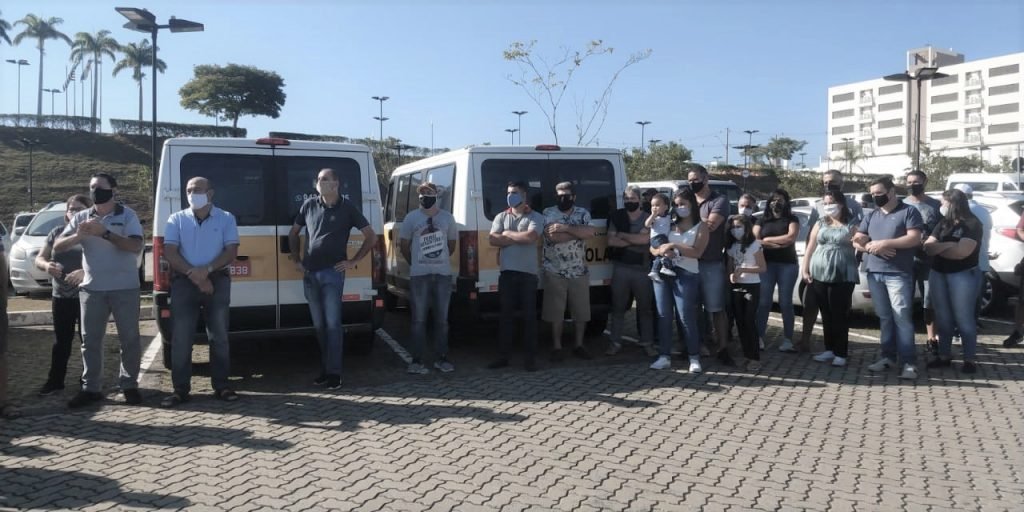 Motoristas de vans pedem apoio à Prefeitura